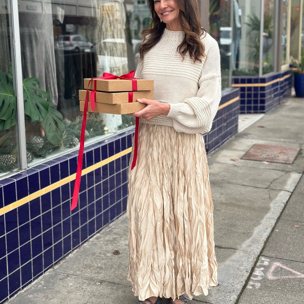 Milio-Milano Elegant Cream Skirt from Italy